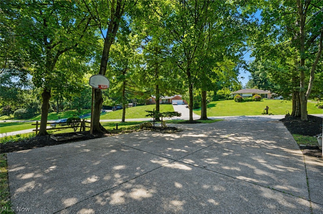 671 S Sheraton Drive Property Photo 3