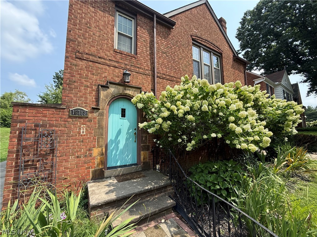 16713 Lomond Boulevard Property Photo 1