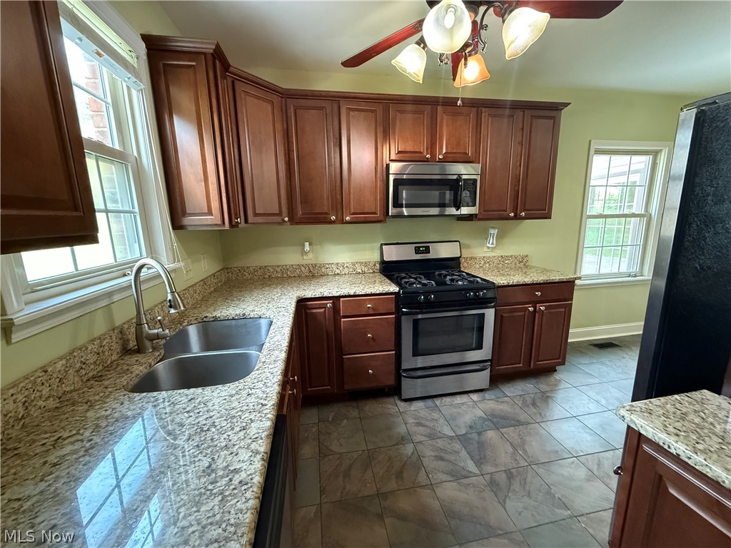 16713 Lomond Boulevard Property Photo 10