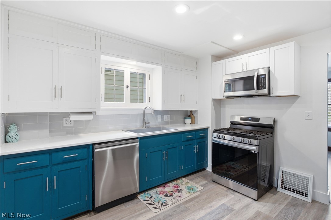 323 Denison Avenue Property Photo 18