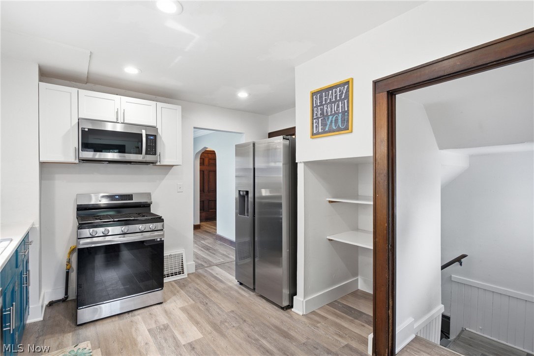 323 Denison Avenue Property Photo 19