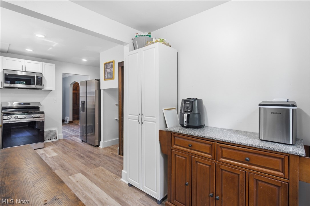 323 Denison Avenue Property Photo 22