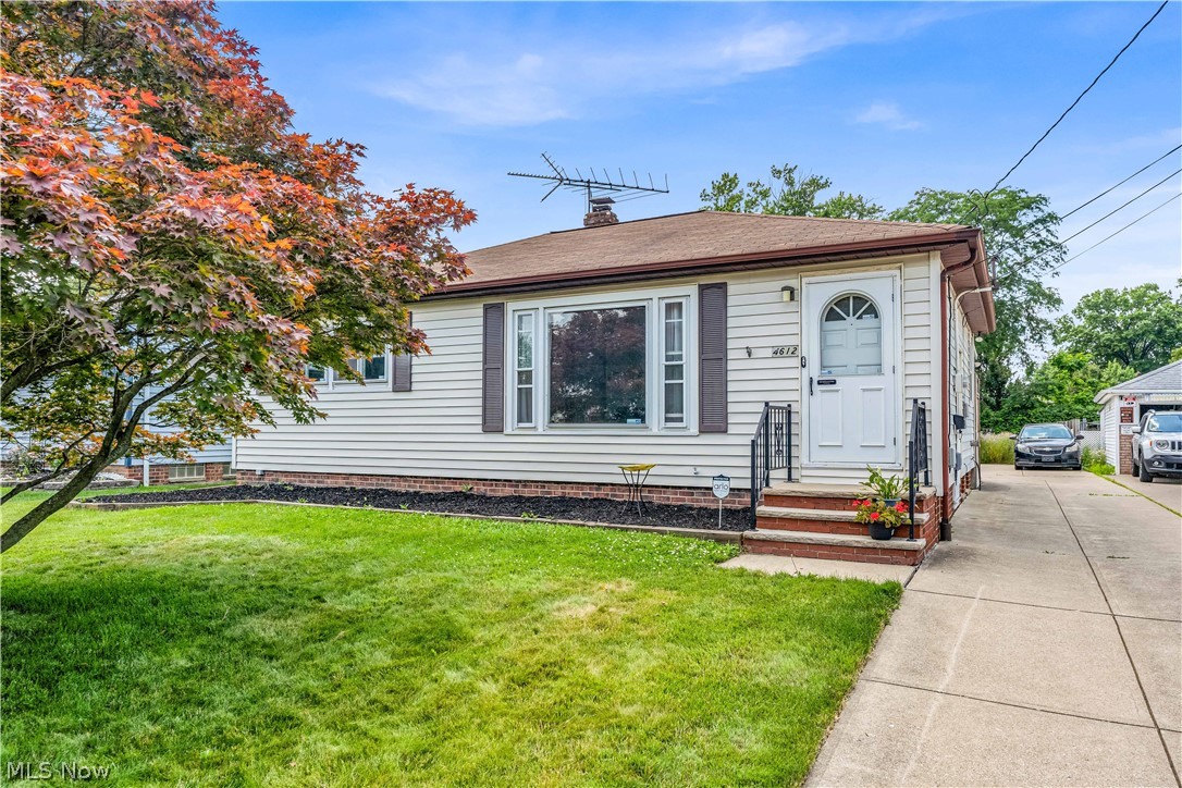 4612 W 156th Street