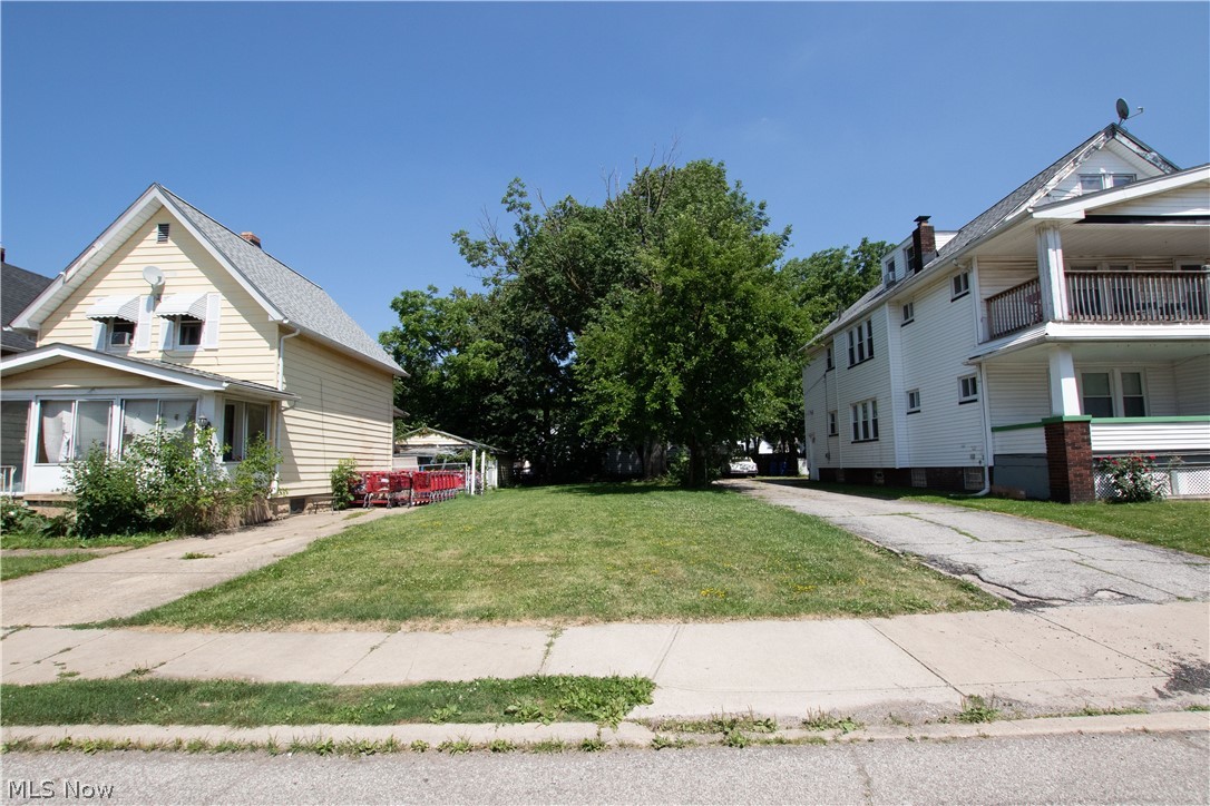 2185 W 105th Street