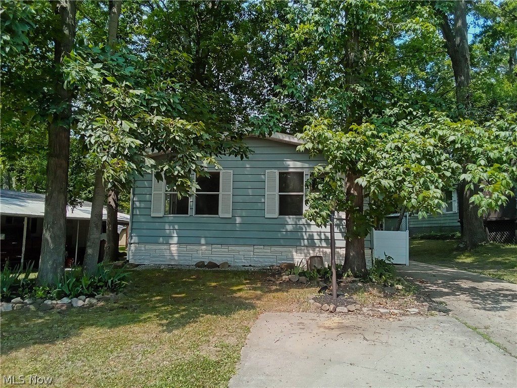 6 Cardinal Dr Property Photo 1