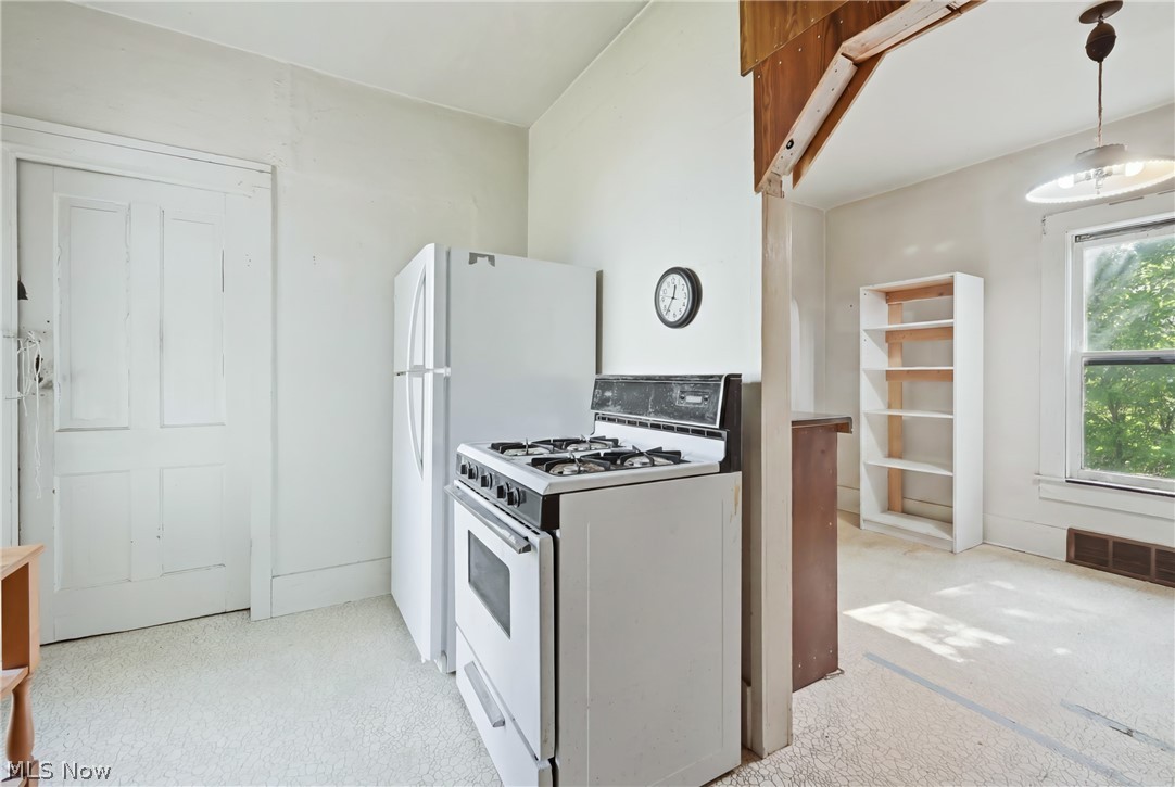 22 Spring Street Property Photo 6