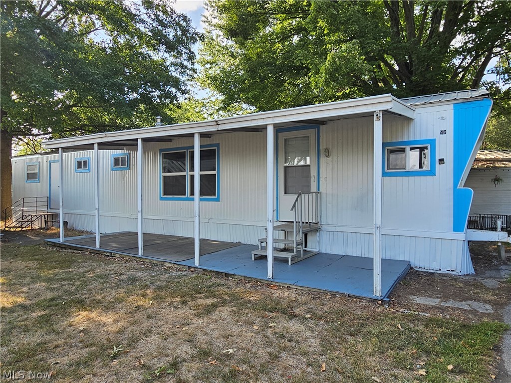 2305 E Waterloo Road Property Photo 2
