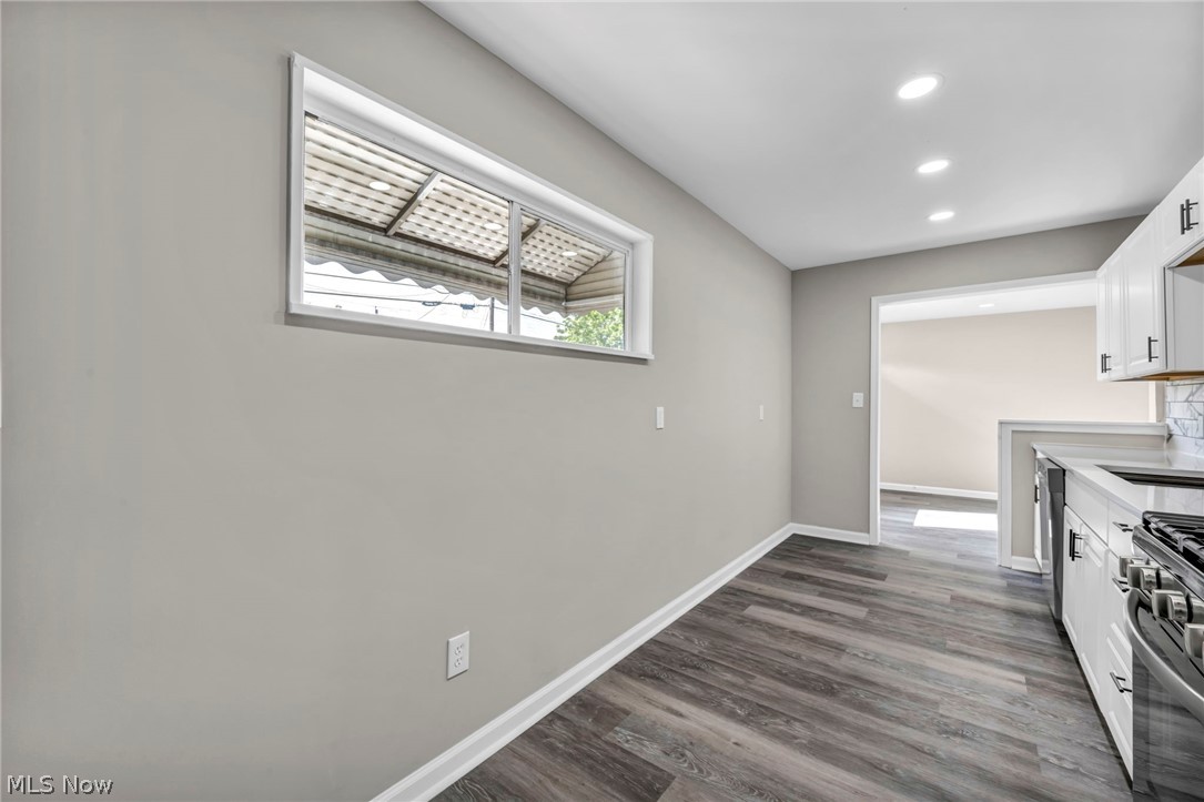 12215 National Drive Property Photo 9