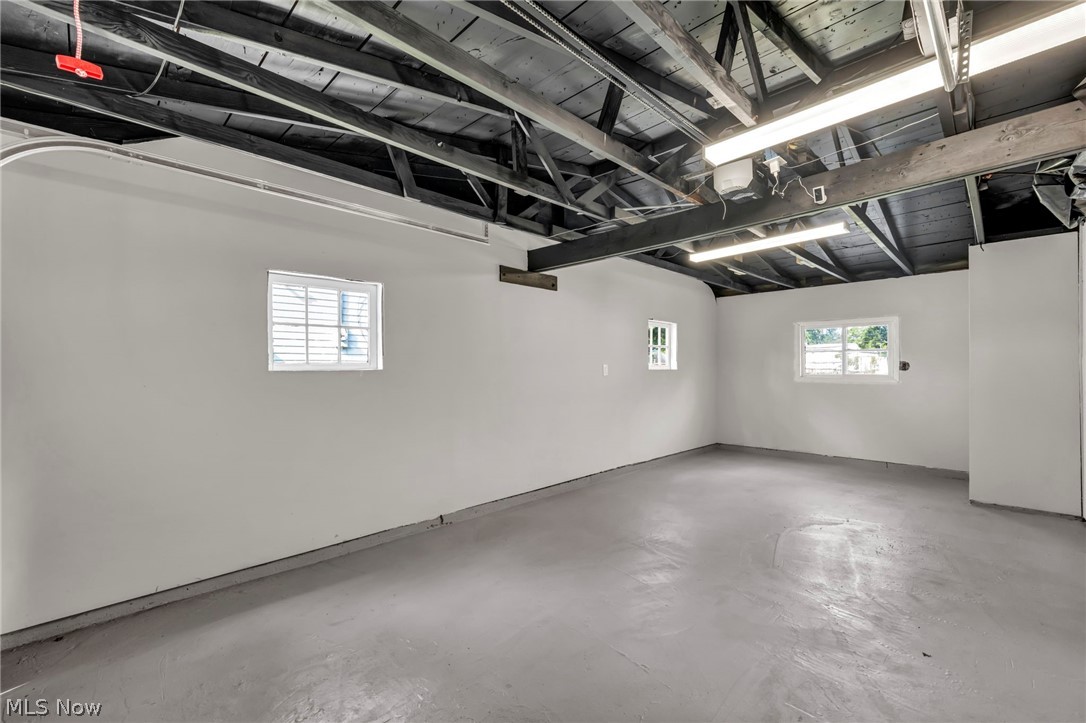12215 National Drive Property Photo 32