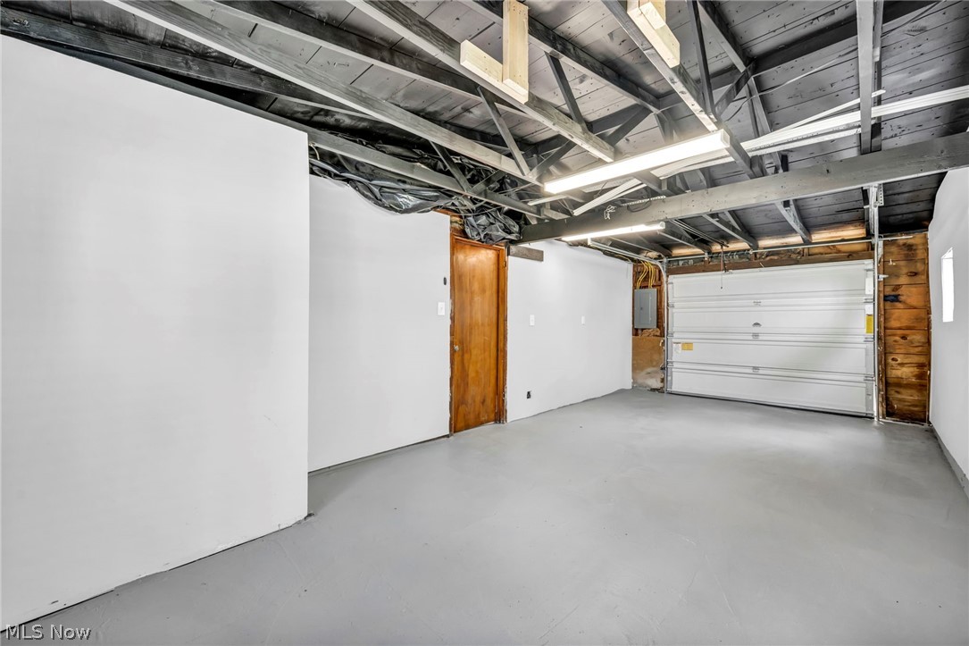 12215 National Drive Property Photo 33