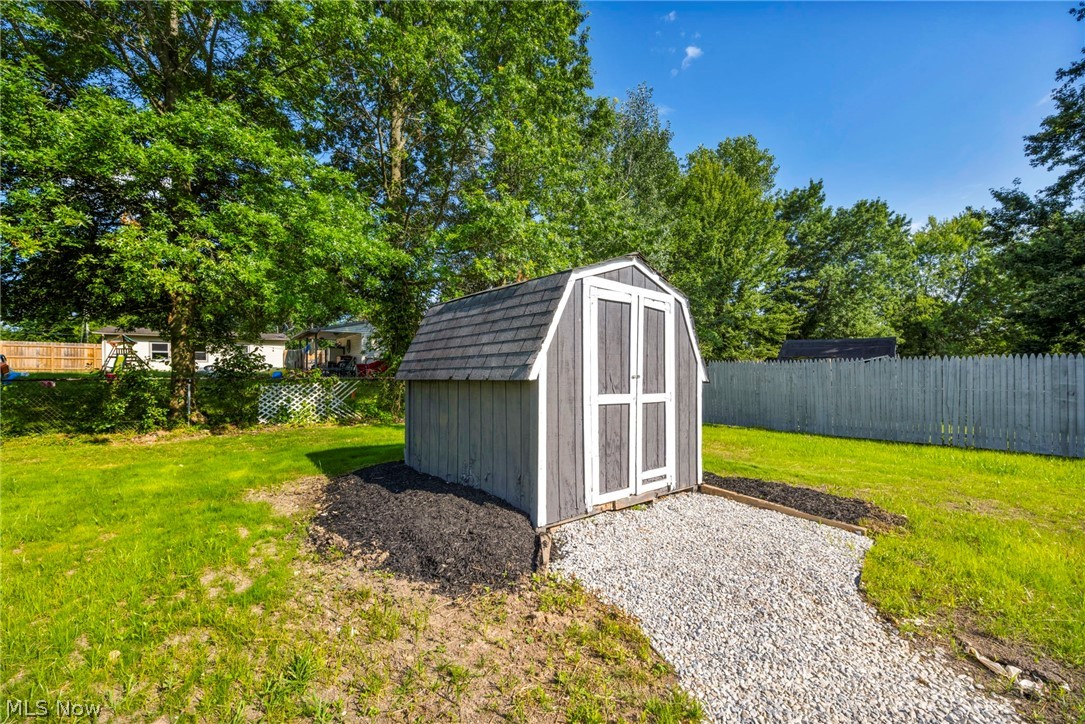12215 National Drive Property Photo 37