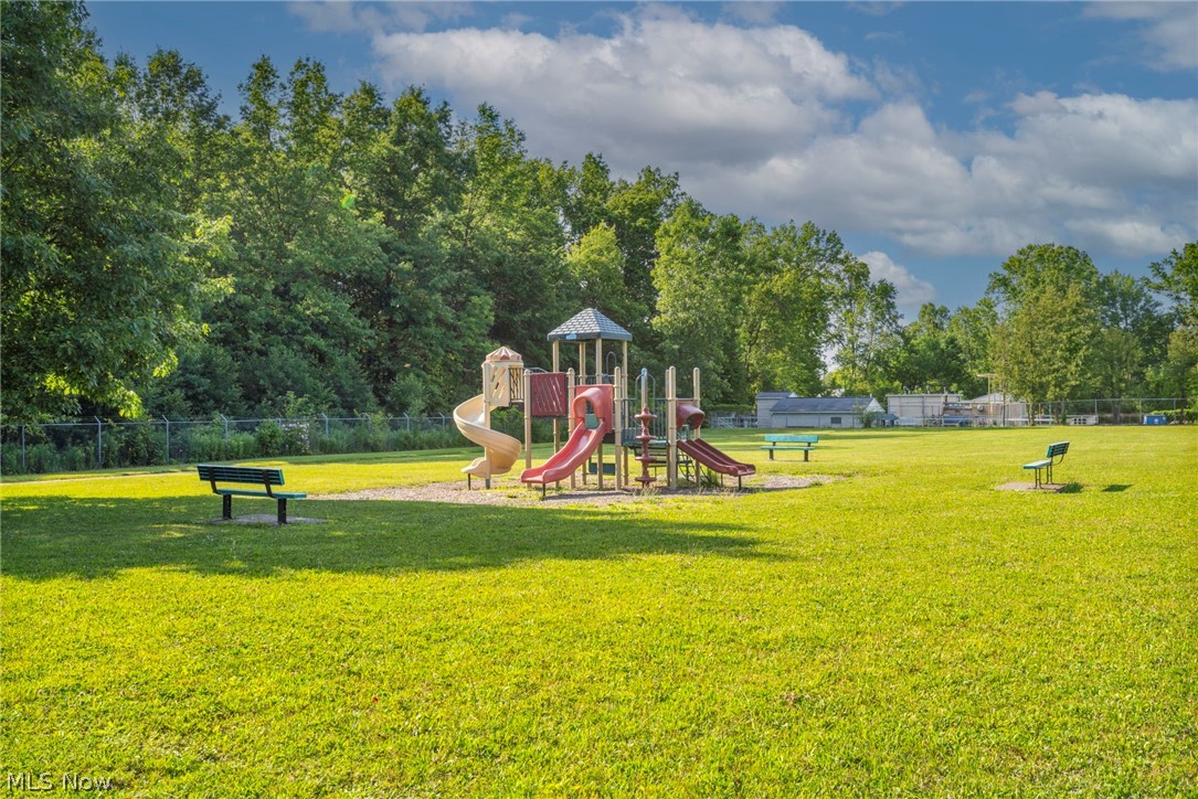 12215 National Drive Property Photo 40