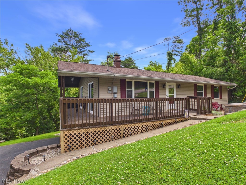 237 Wakefield Drive Property Photo 2