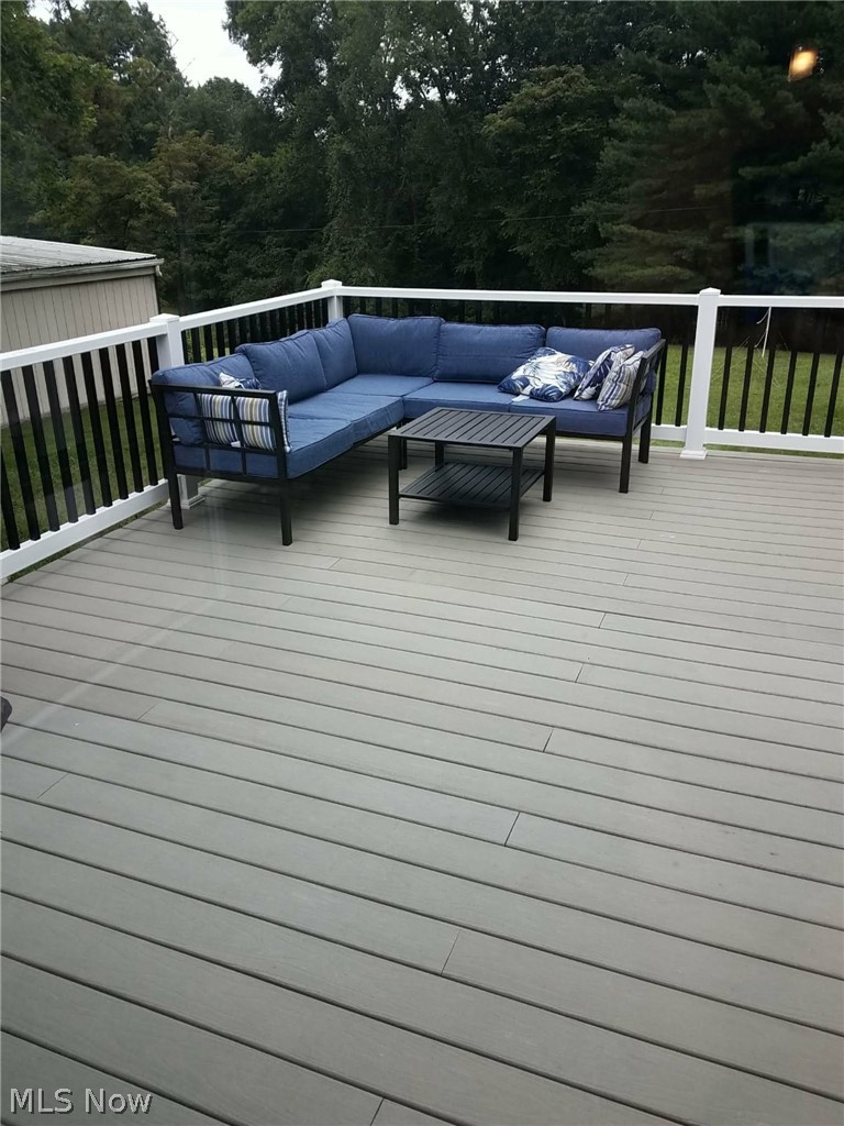 407 Edgewood Drive Property Photo 18