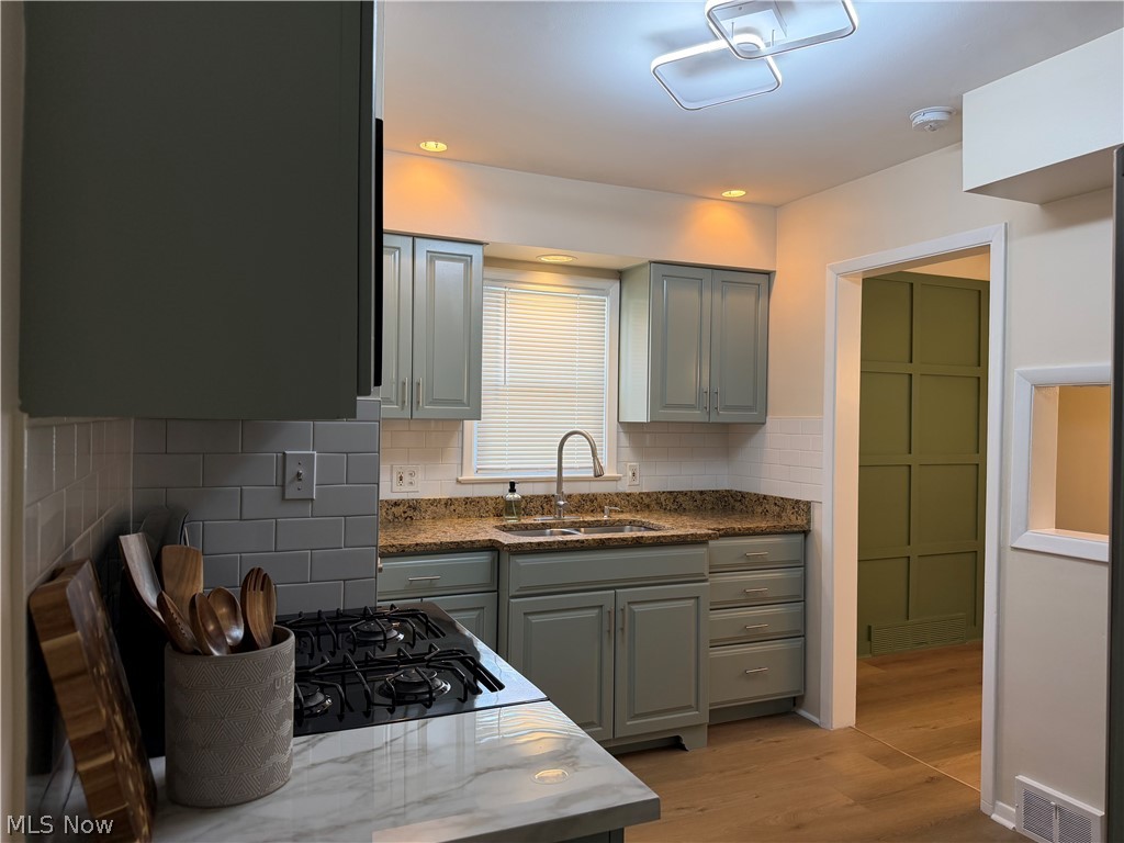 6020 S Park Boulevard Property Photo 2