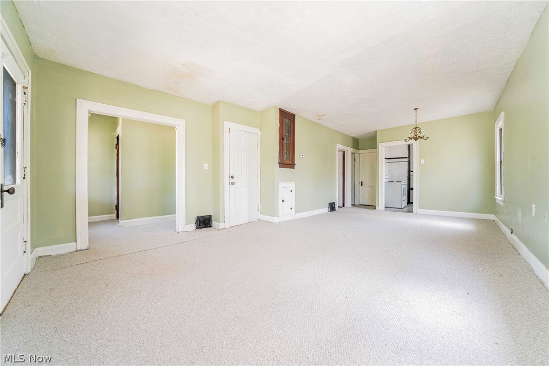 1318 Middle Avenue Property Photo 4