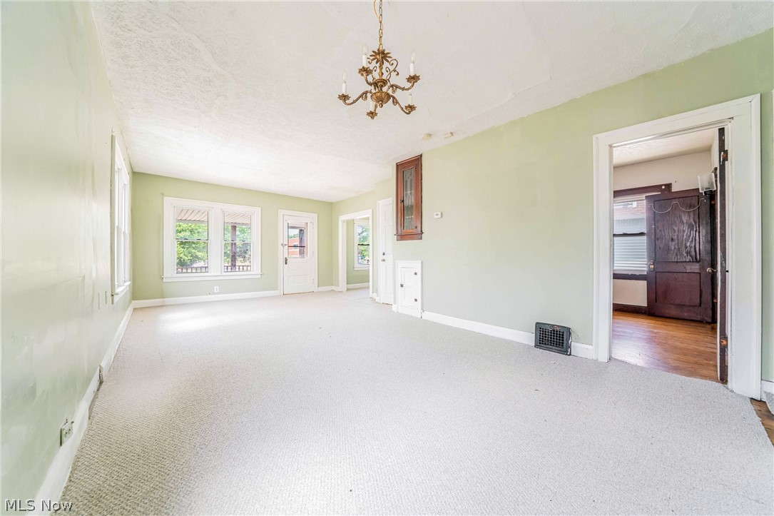 1318 Middle Avenue Property Photo 5