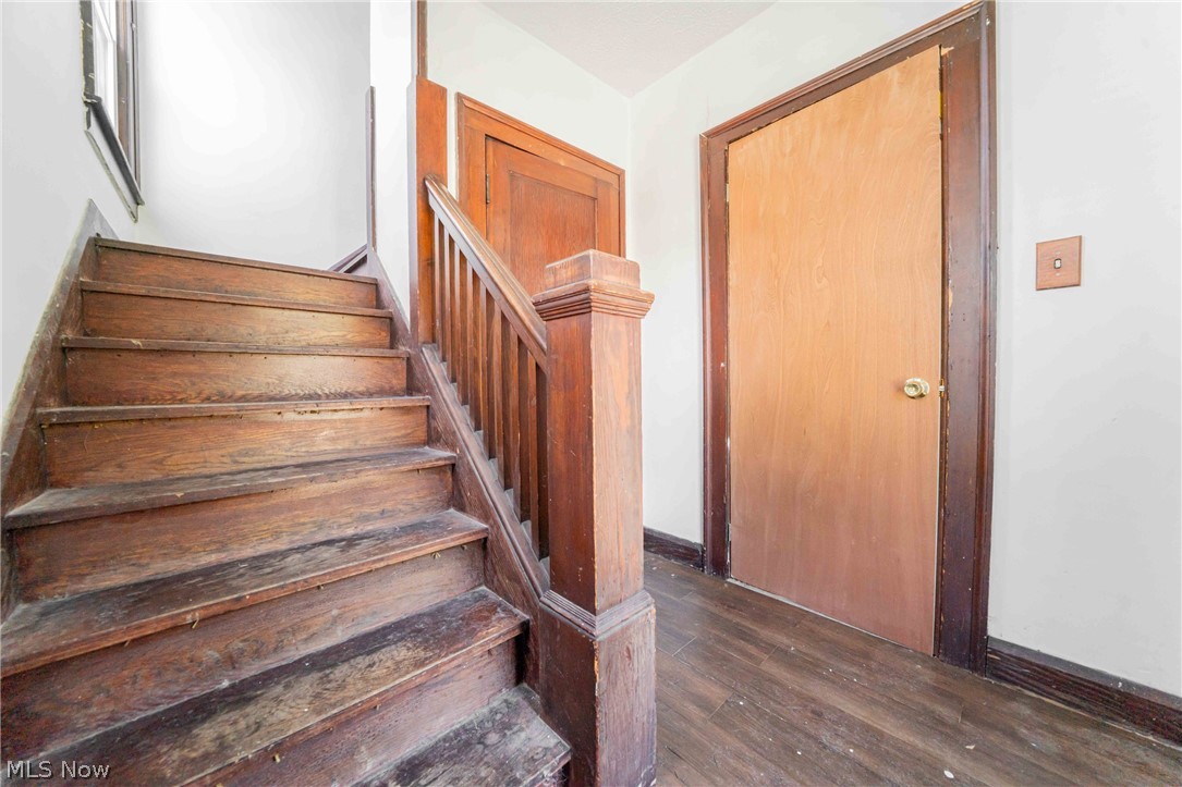 1318 Middle Avenue Property Photo 10