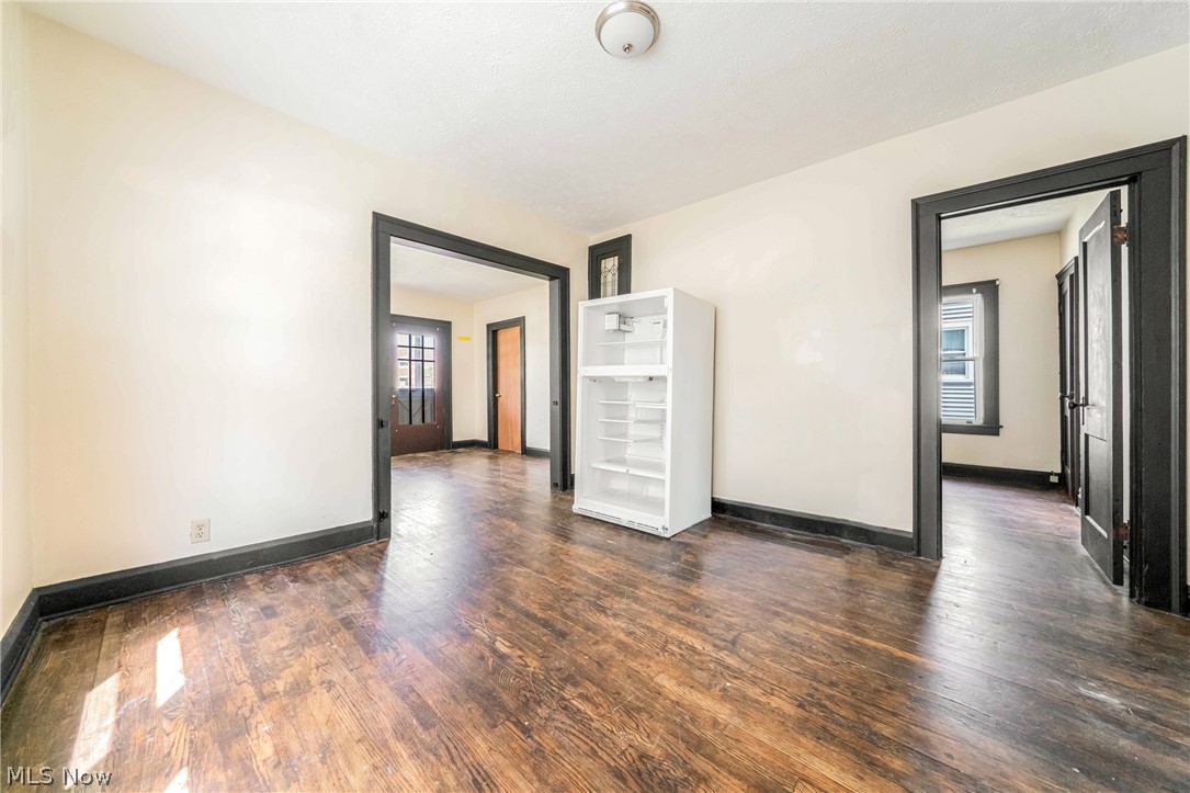 1318 Middle Avenue Property Photo 12