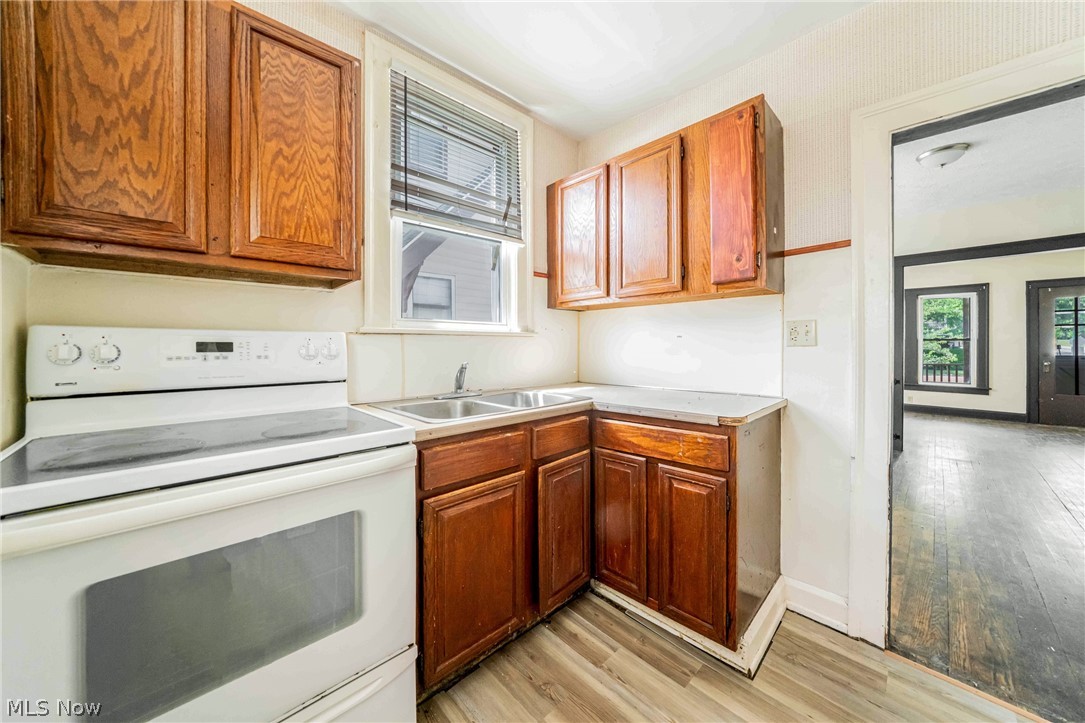 1318 Middle Avenue Property Photo 13