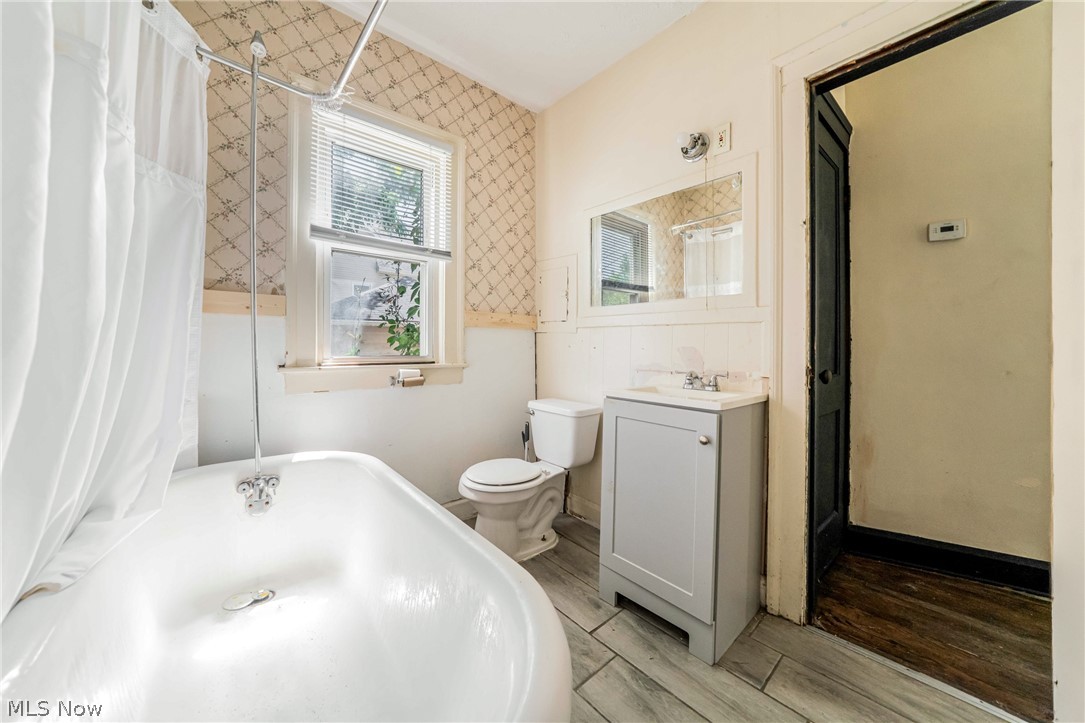 1318 Middle Avenue Property Photo 14