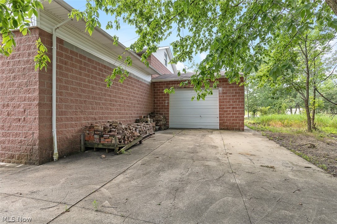 7958 Broadview Road Property Photo 11