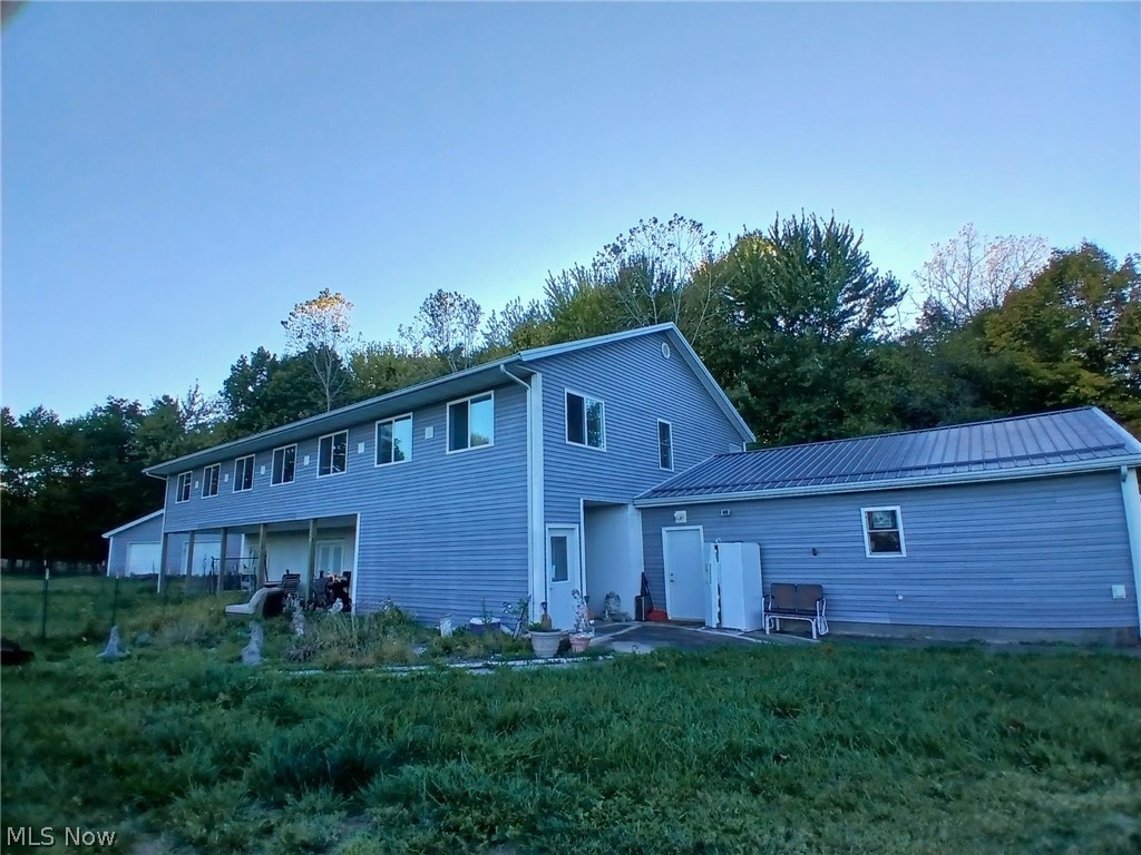 305 W 10th Street