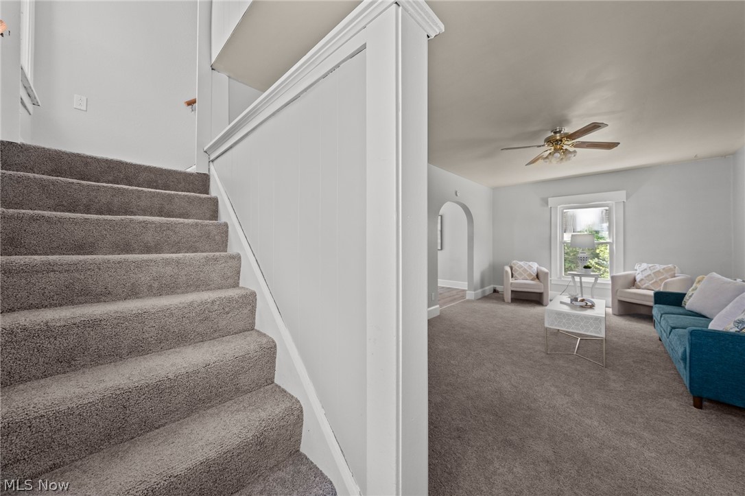 1628 May Place Ne Property Photo 12