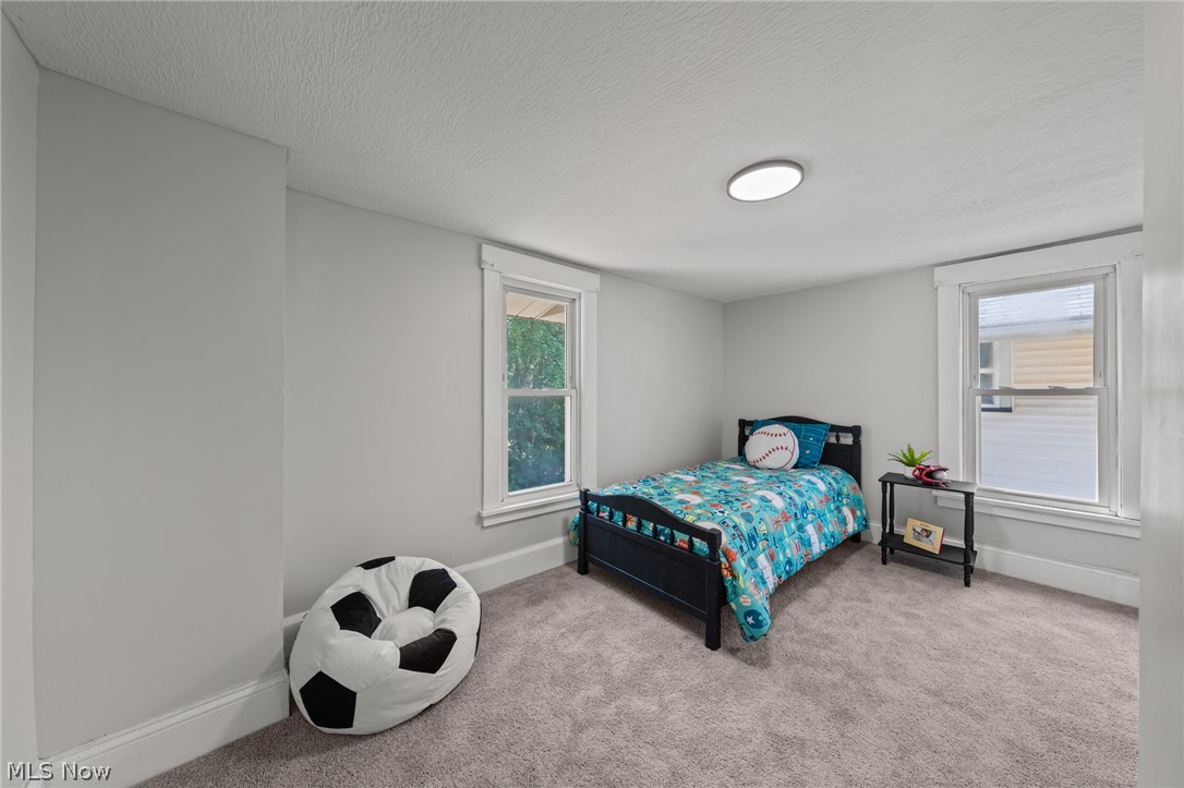 1628 May Place Ne Property Photo 32