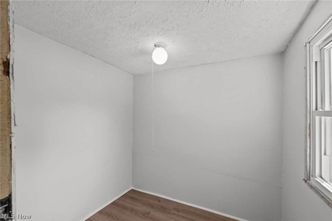 1628 May Place Ne Property Photo 36