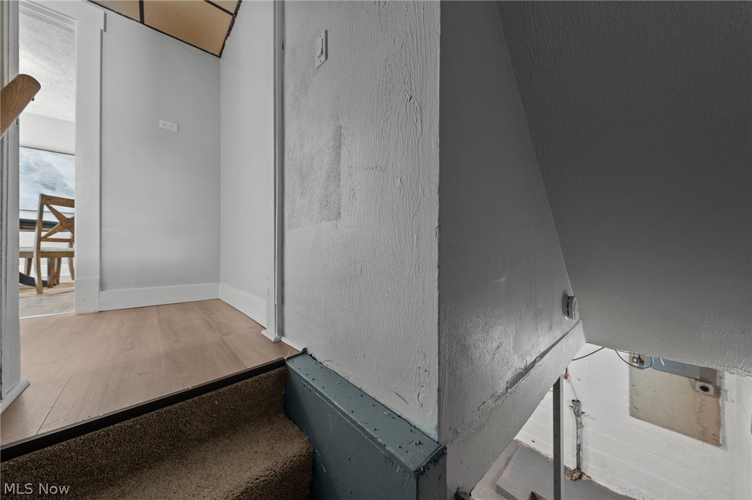 1628 May Place Ne Property Photo 37