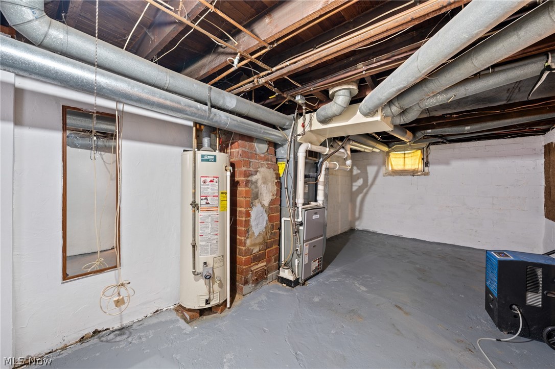 1628 May Place Ne Property Photo 40