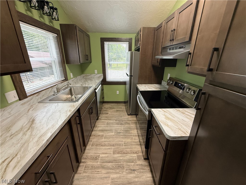 9658 Fairmount Road Property Photo 4