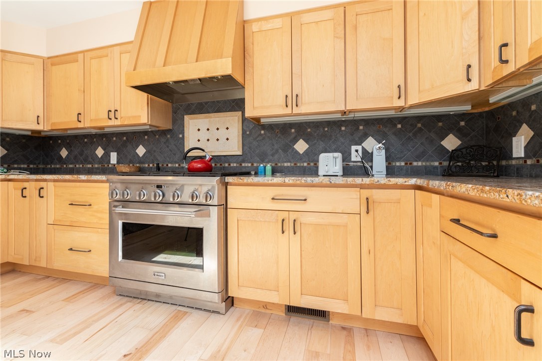 24100 Shaker Boulevard Property Photo 11