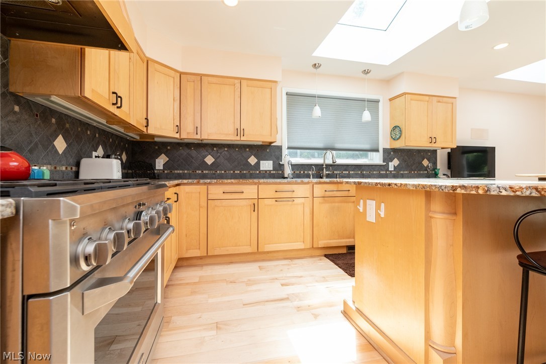 24100 Shaker Boulevard Property Photo 12