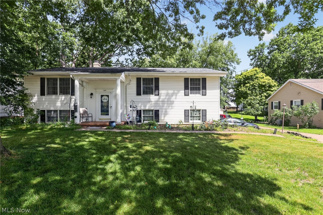 825 Damon Drive