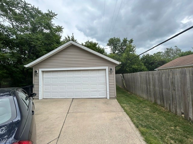 2163 E 46th Street Property Photo 2