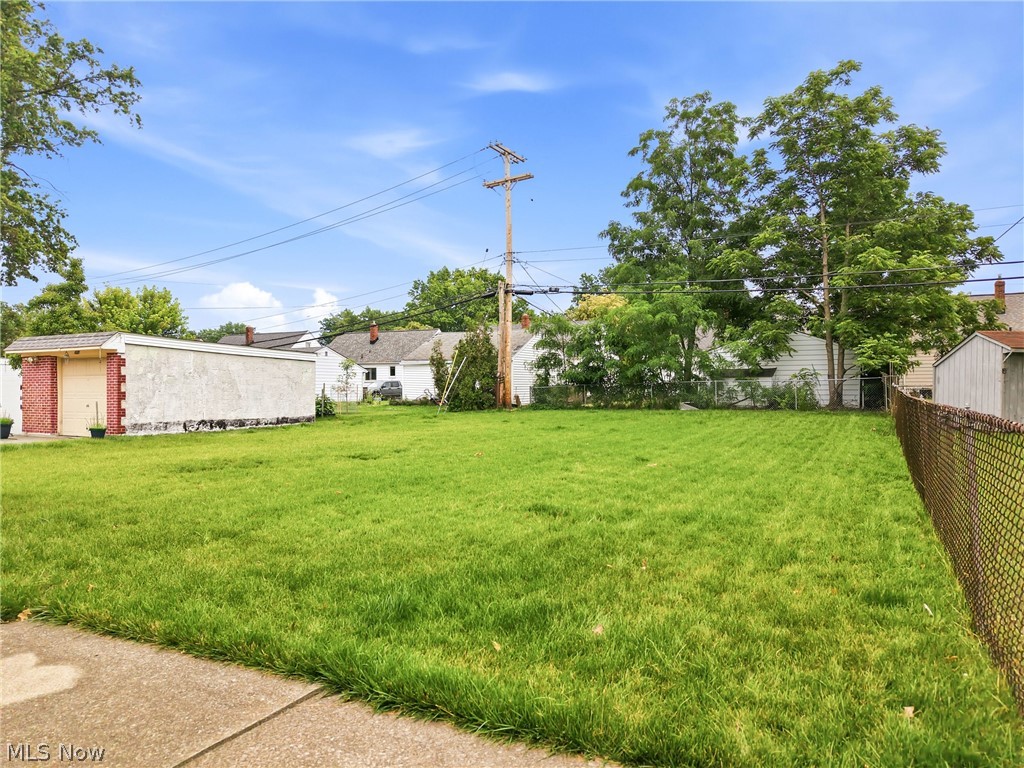 839 E 260th Street Property Photo 10