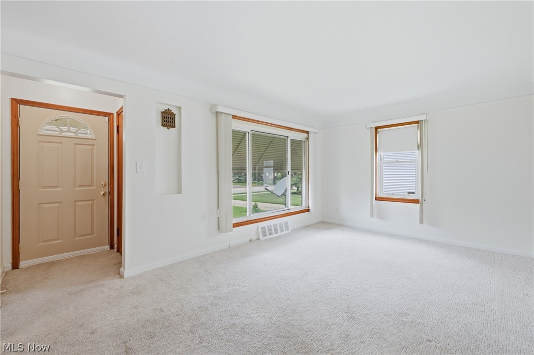 839 E 260th Street Property Photo 17