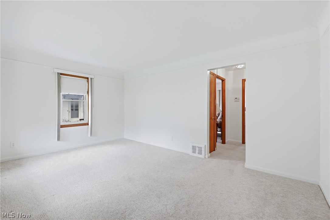 839 E 260th Street Property Photo 18