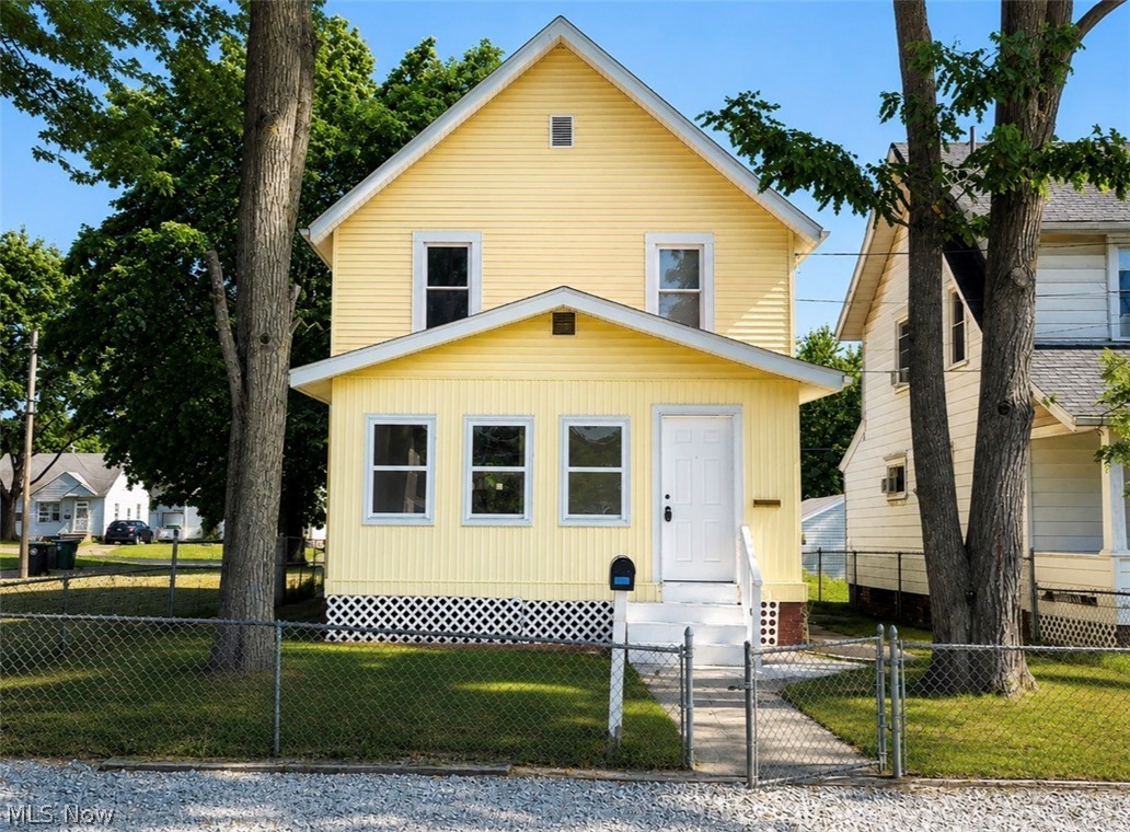 1617 Bonnot Place NE Property Photo 1
