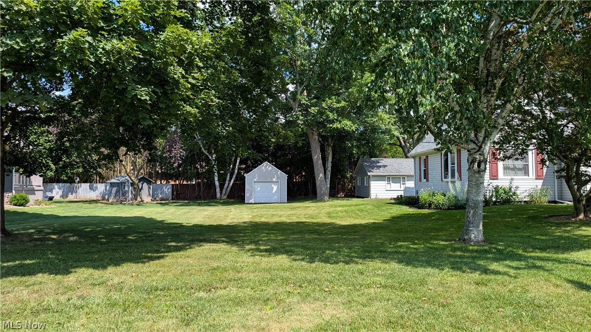 1020 E Lincoln Way Property Photo 2