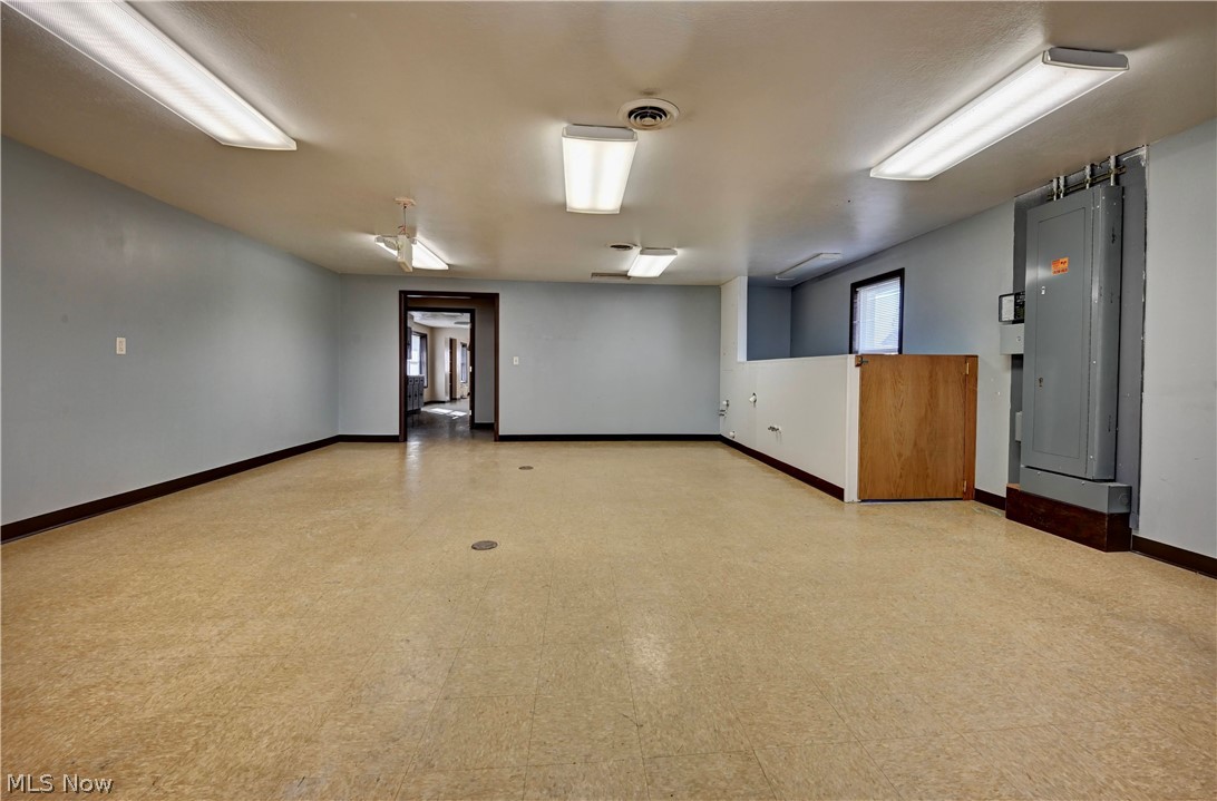 14232 Lincoln Way E Property Photo 3