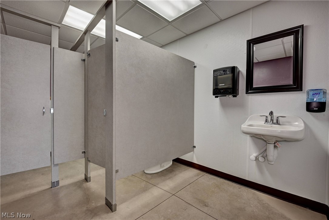 14232 Lincoln Way E Property Photo 4