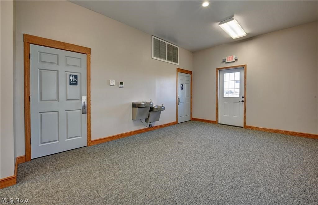 14232 Lincoln Way E Property Photo 5