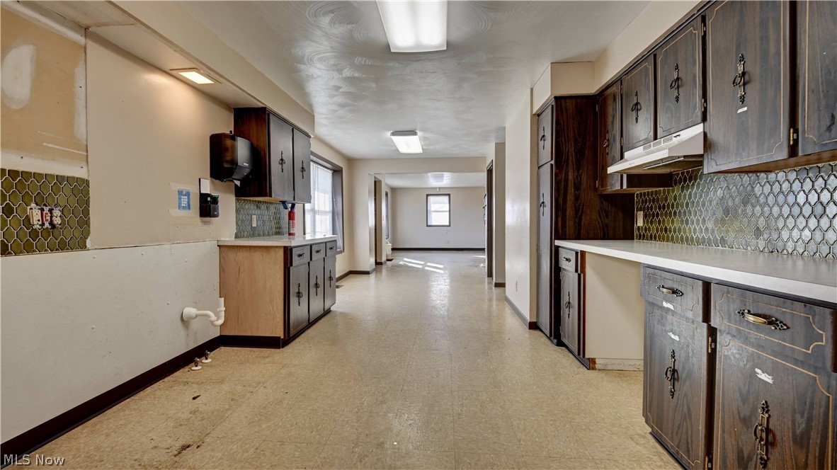 14232 Lincoln Way E Property Photo 6