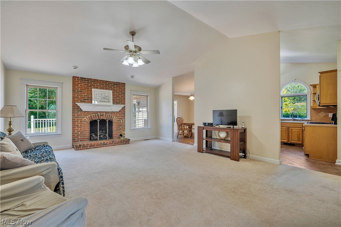 545 E Maple Street Property Photo 5