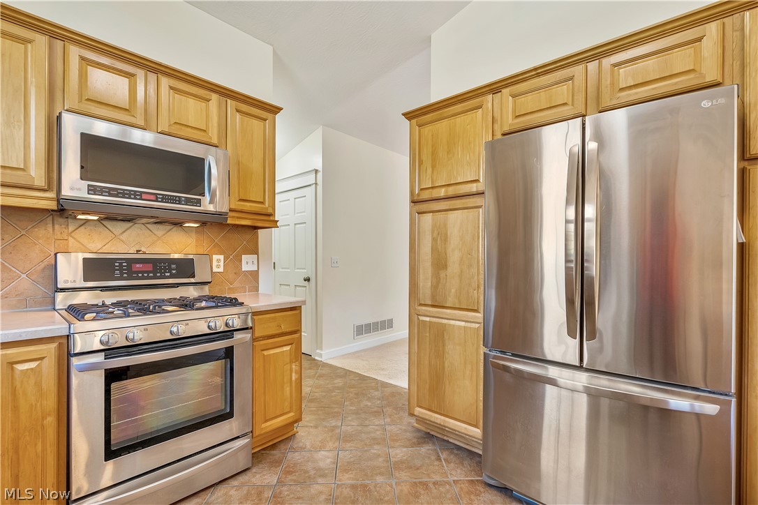 545 E Maple Street Property Photo 10