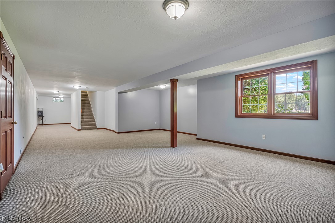 545 E Maple Street Property Photo 27