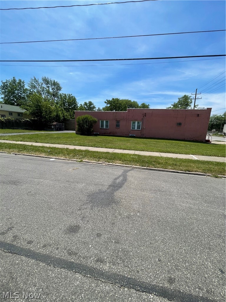 4567 Lee Road Property Photo 5